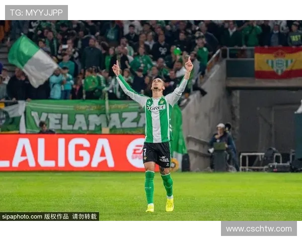 巴萨发布新海报展示费兰托雷斯卡萨多与马丁精彩瞬间迎战贝蒂斯